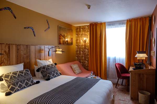 1 Queen Bed, Non-Smoking, Standard Room, Mini Bar, Courtesy Tray, Iron And Ironing Board