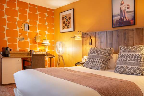 1 King Bed, Non-Smoking, Standard Room, Mini Bar, Courtesy Tray, Iron And Ironing Board, Twin On Request