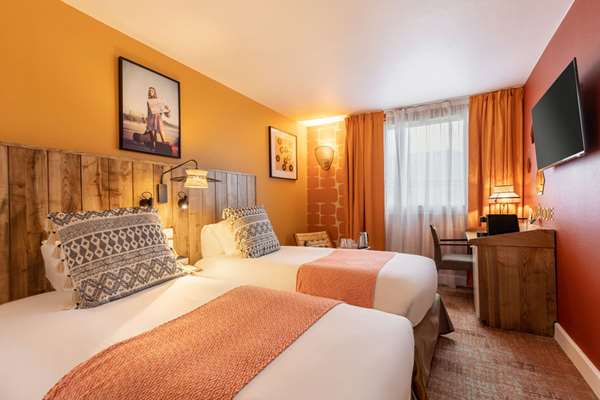 2 Single Beds, Non-Smoking, Standard Room, Mini Bar, Courtesy Tray, Iron And Ironing Board