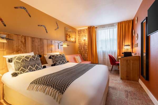 1 Queen Bed, Non-Smoking, Family Room, Sofabed, Iron And Ironing Board