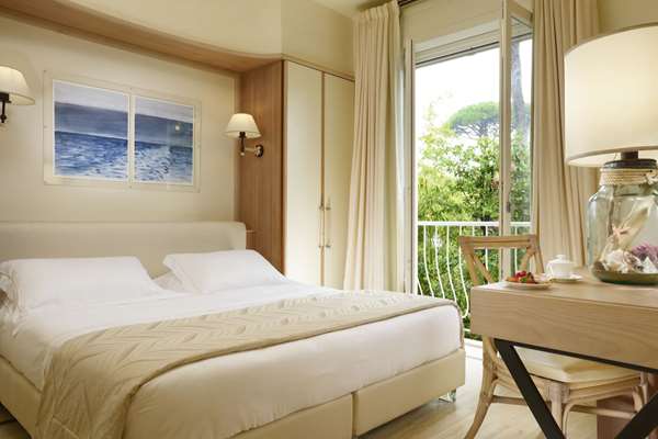 HOTEL VILLA ROMA IMPERIALE - Photo 13