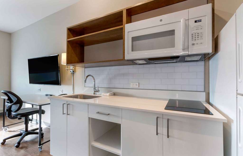 EXTENDED STAY AMERICA PREM STE-guestroom-Guest Room,Kitchen/Kitchenette,On-Site.jpg
