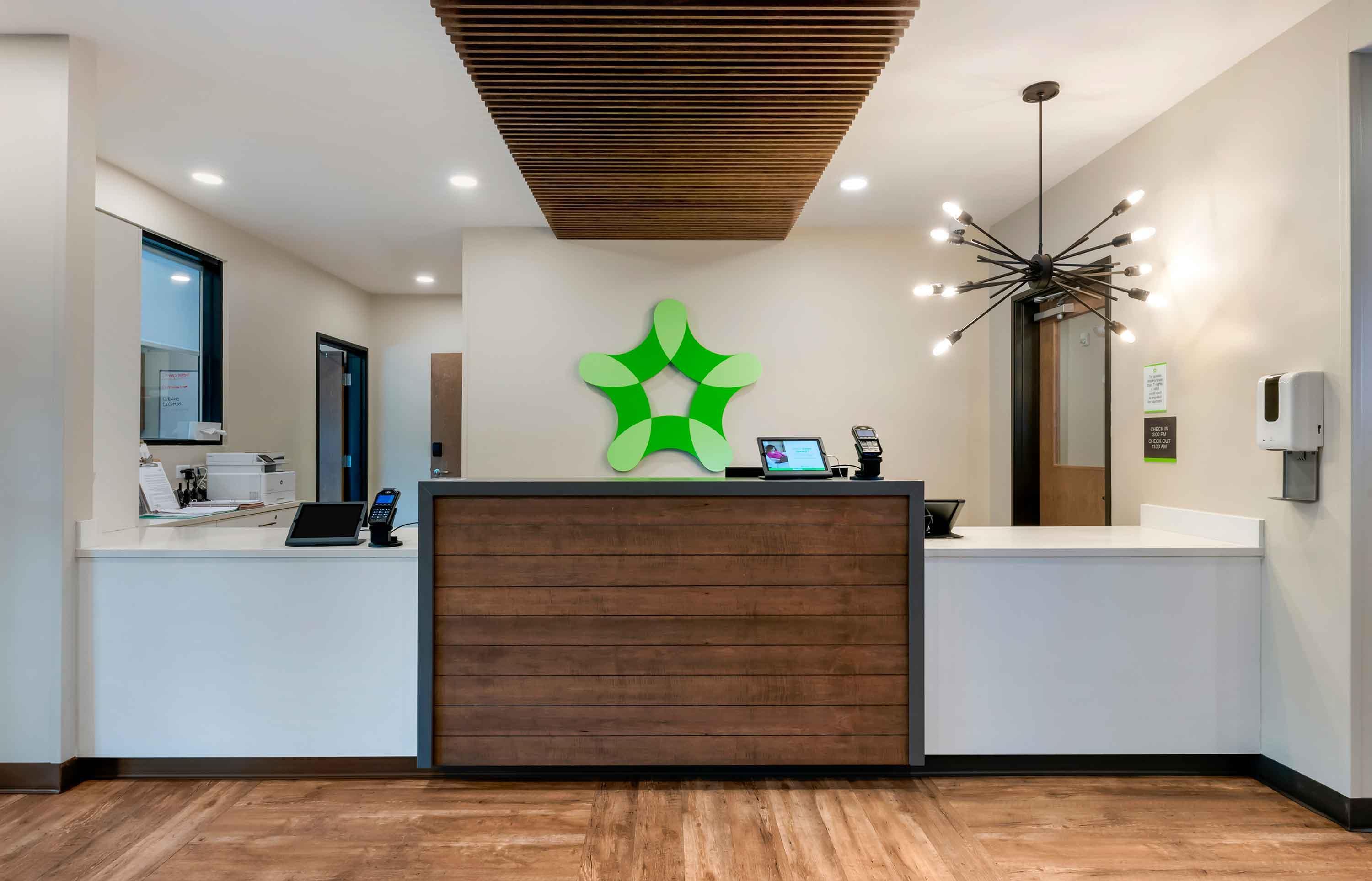 Lobby and Guest Check-in | Extended Stay America Premier Suites Daytona Beach Ormond Be