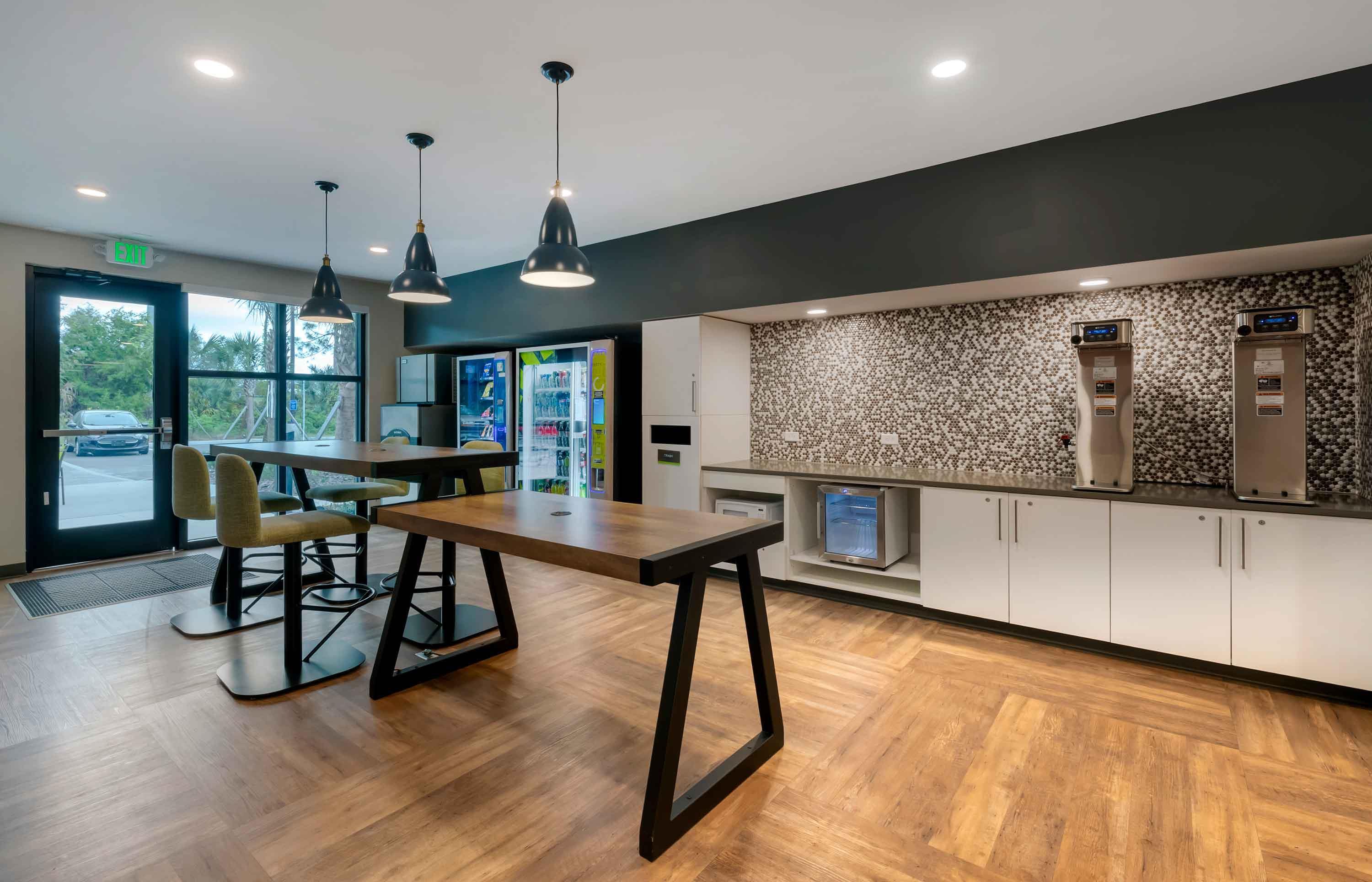Free Grab-and-Go Breakfast | Extended Stay America Premier Suites Daytona Beach Ormond Be