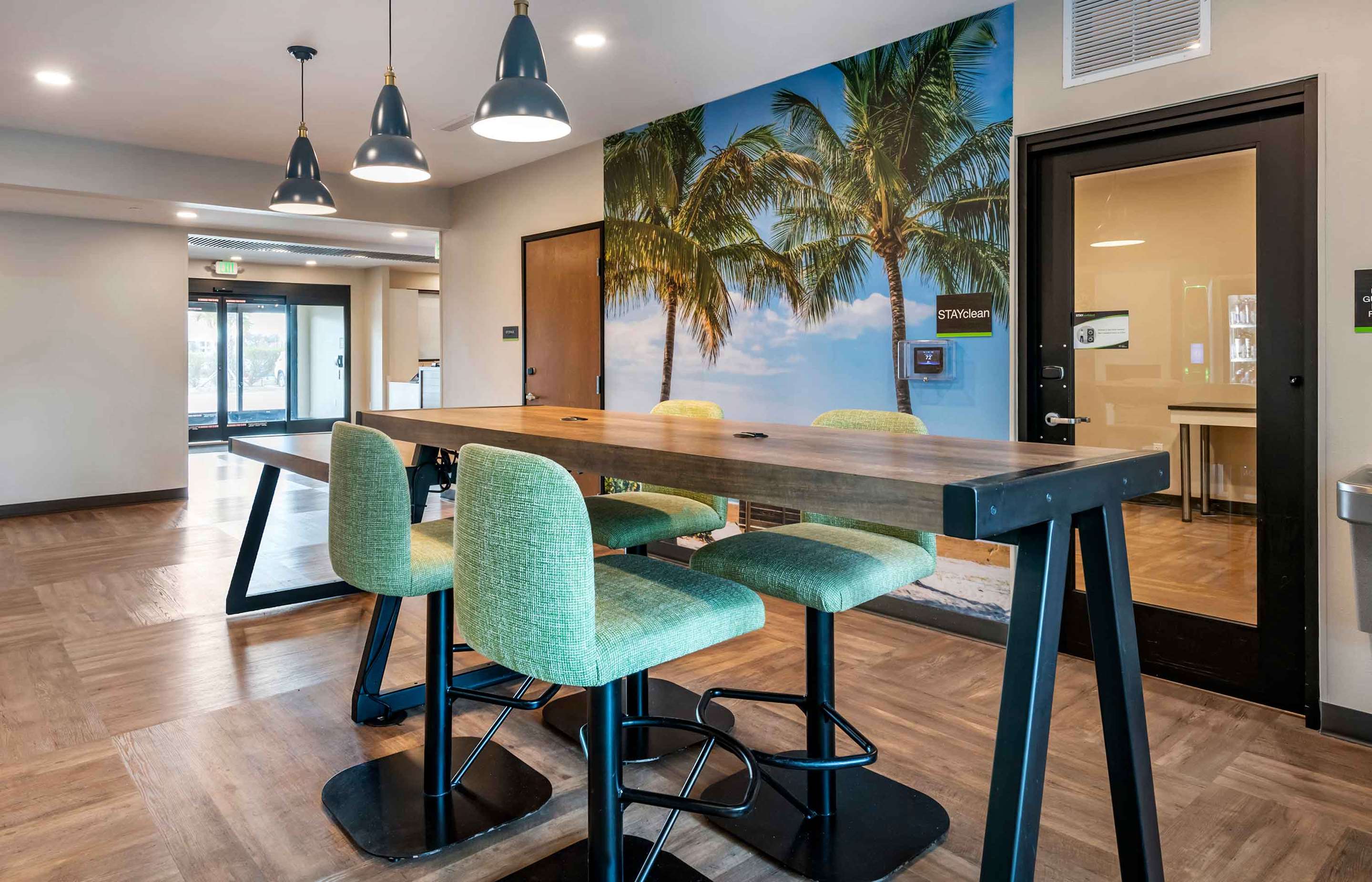 Free Grab-and-Go Breakfast | Extended Stay America Premier Suites Tampa Fairgrounds Casin