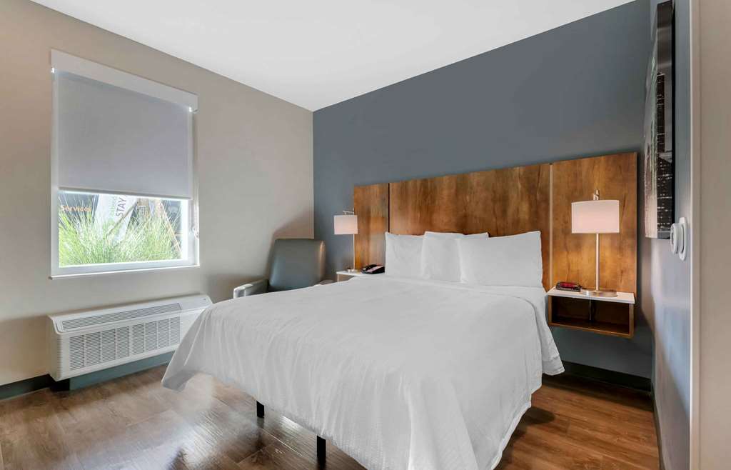 EXTENDED STAY AMERICA PREM STE-guestroom-Guest Room,On-Site.jpg