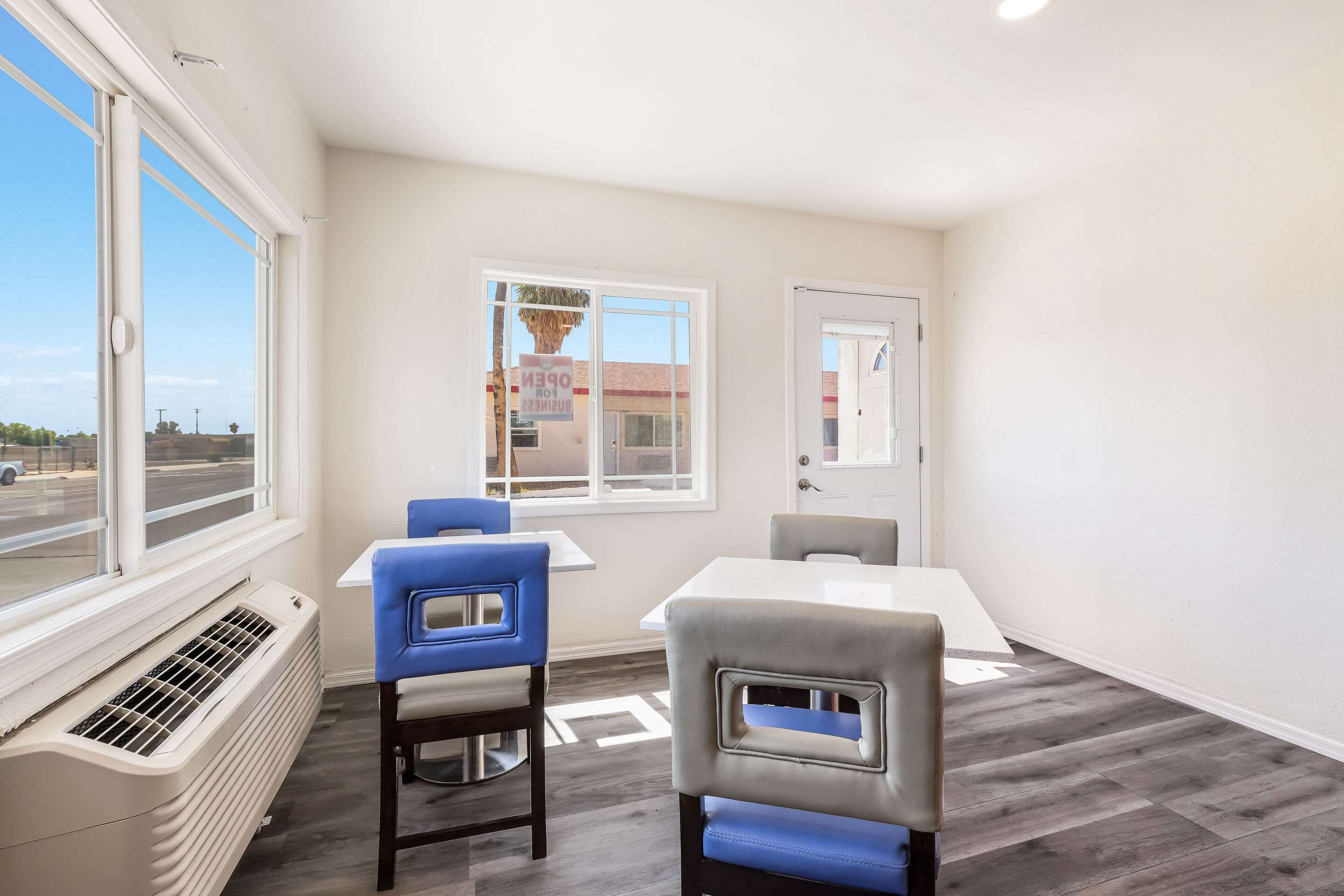 Lobby | Econo Lodge