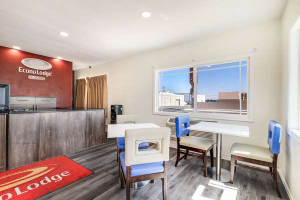  - Econo Lodge Needles - I-40, Exit 142