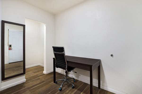  - Econo Lodge Needles - I-40, Exit 142