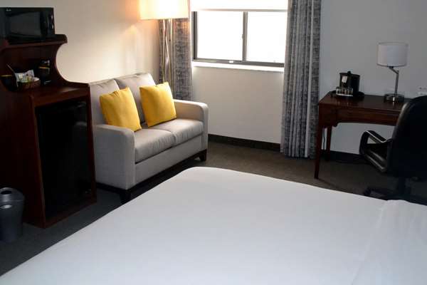  - Kensington Hotel Ann Arbor - I-94, Exit 177