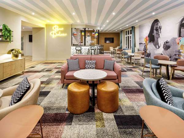 On-Site,Bar/Lounge