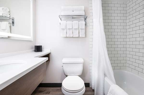  - Comfort Suites Kingston