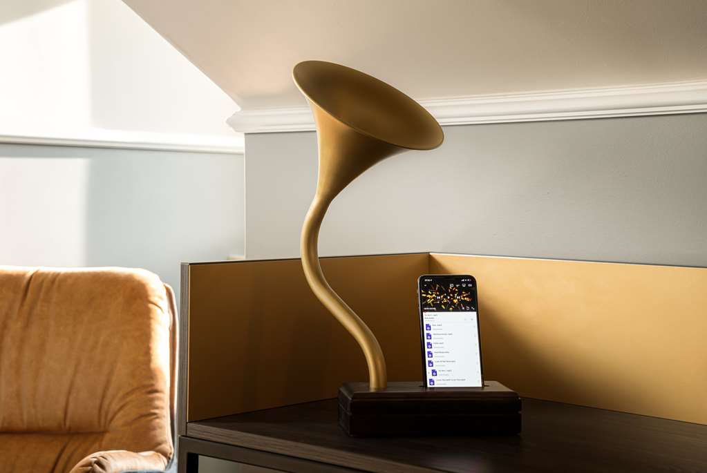 MAISON VIKTORIA-guestroom-Guest Room,Suite,On-Site.jpg