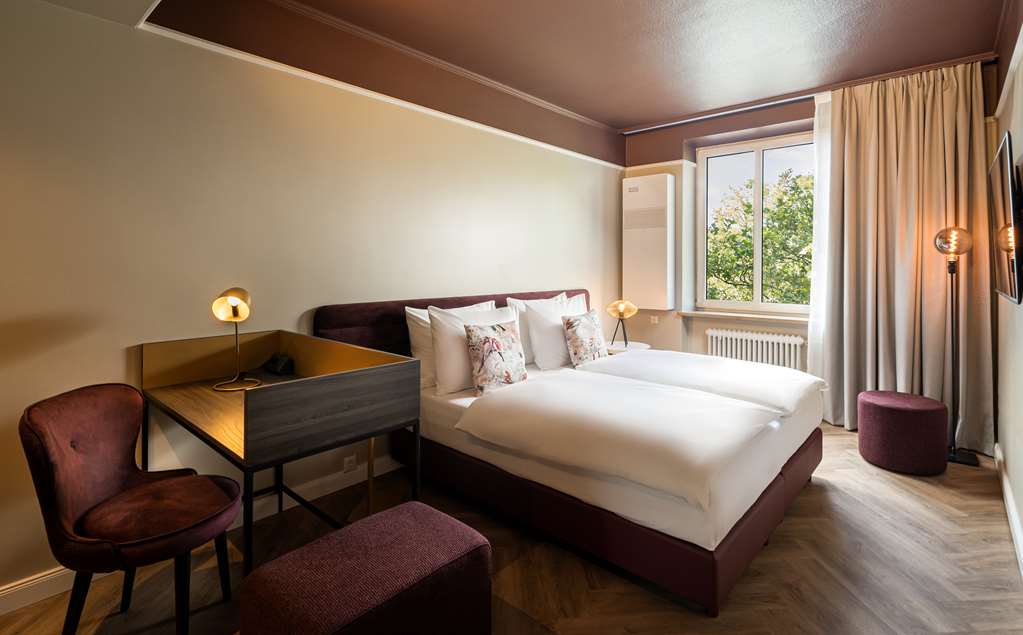 MAISON VIKTORIA-guestroom-Guest Room,On-Site.jpg