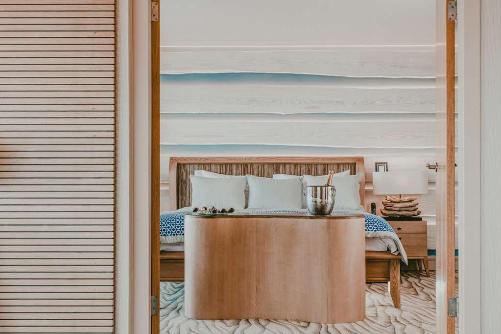 THE ROYAL YACHT HOTEL-guestroom-Guest Room,On-Site.jpg