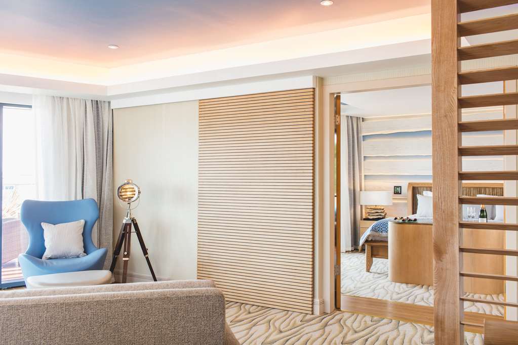 THE ROYAL YACHT HOTEL-guestroom-Guest Room,Guest Room Amenity,On-Site.jpg