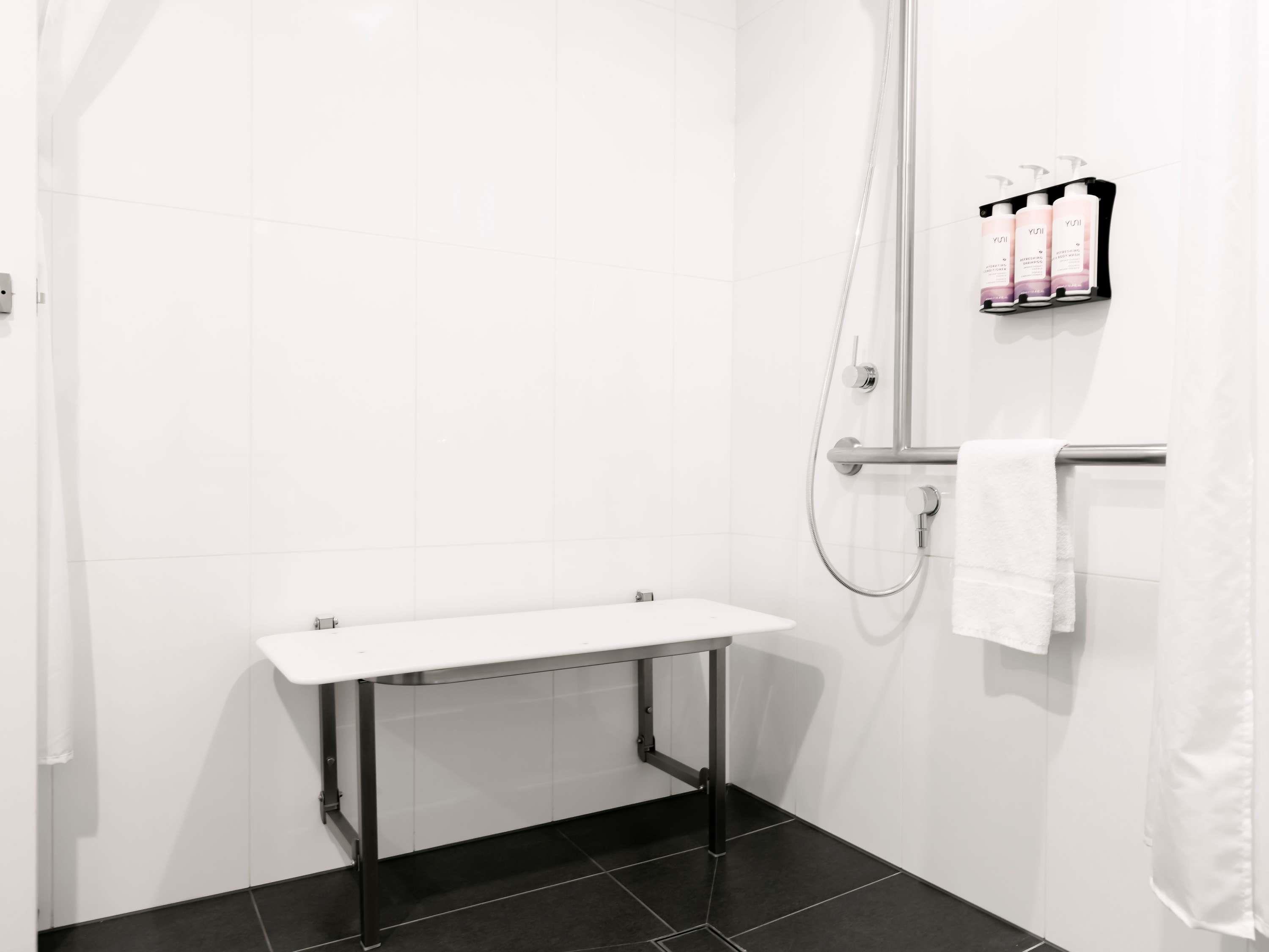 Movenpick Hotel Melbourne On Spencer Room Type - Accessible Superior Room with 2 Single beds