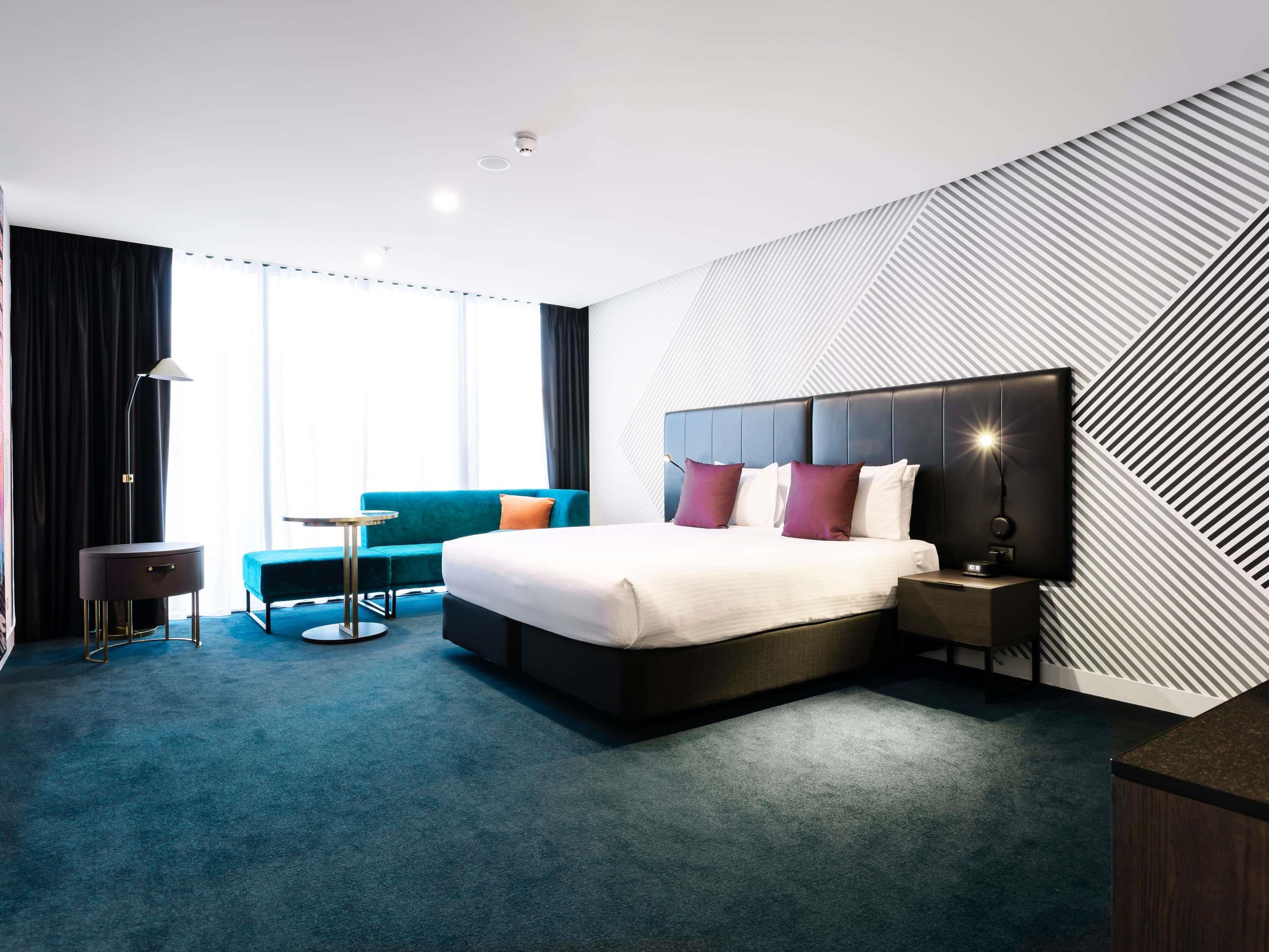 Movenpick Hotel Melbourne On Spencer Room Type - Accessible Superior Room with 1 King sized bed