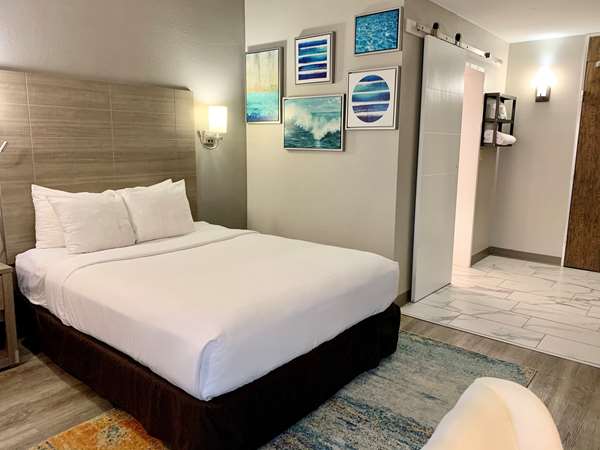  - Hub Middletown Red Bank Hotel