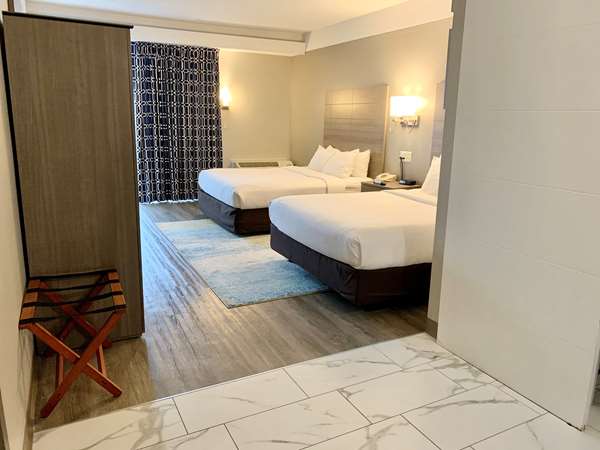  - Hub Middletown Red Bank Hotel