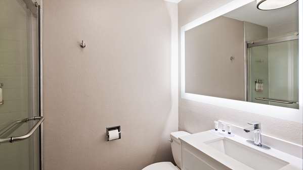  - Hub Middletown Red Bank Hotel