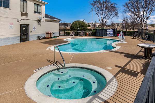 Pool - Quality Inn & Suites Fossil Creek Fort Worth - I-35, Exit 58