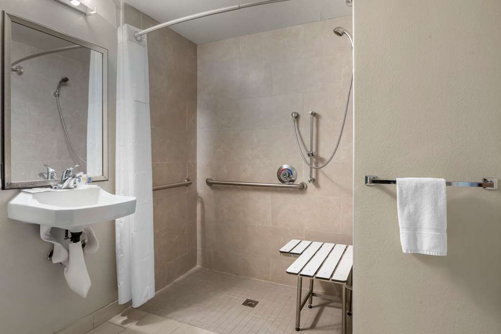 COMFORT INN AND SUITES MELBOURNE-VI-guestroom-Guest Room,Bathroom,On-Site.jpg