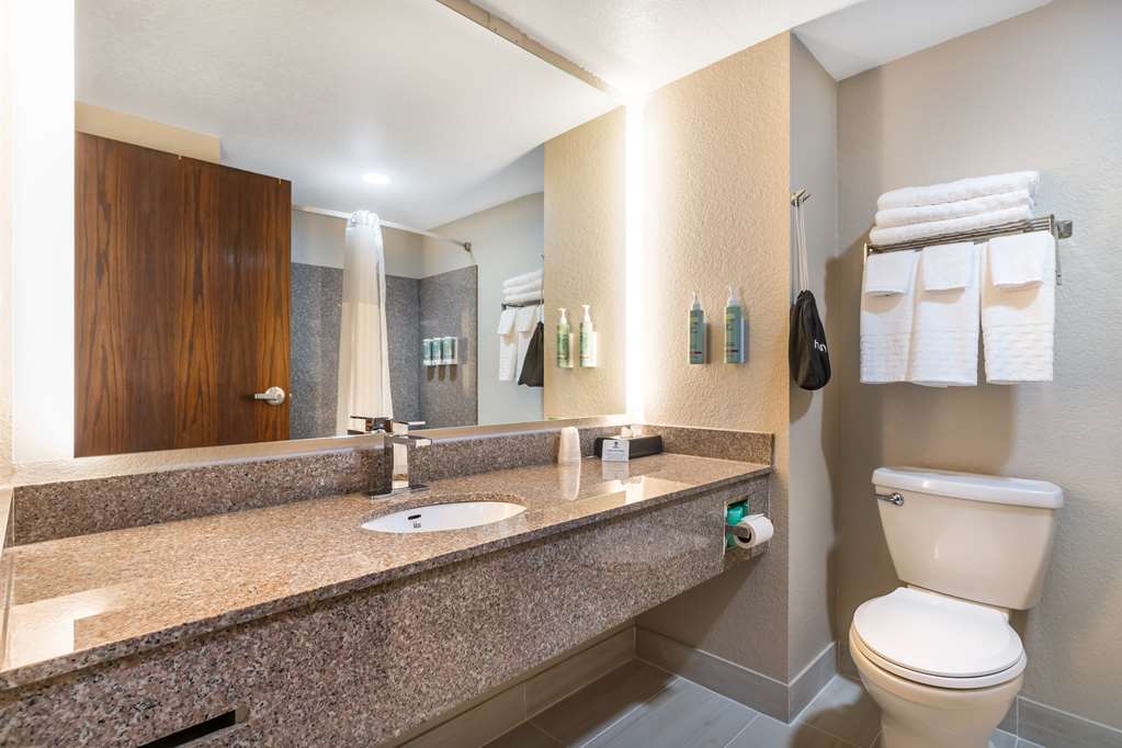 Best Western Prime Inn & Suites-guestroom-Guest Room,Bathroom,On-Site.jpg