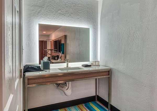  - Casa Via Mar Inn Port Hueneme