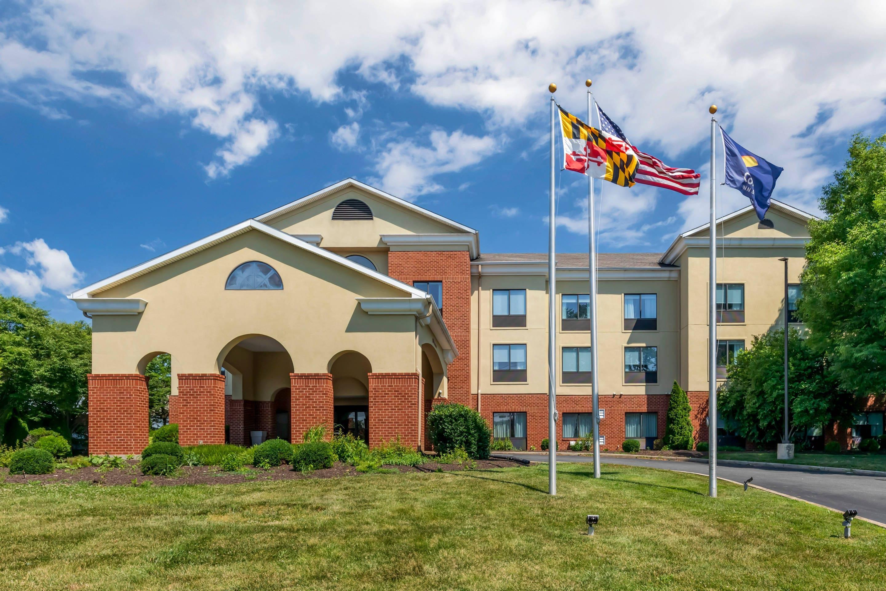 Hotel exterior | Comfort Inn & Suites Chestertown
