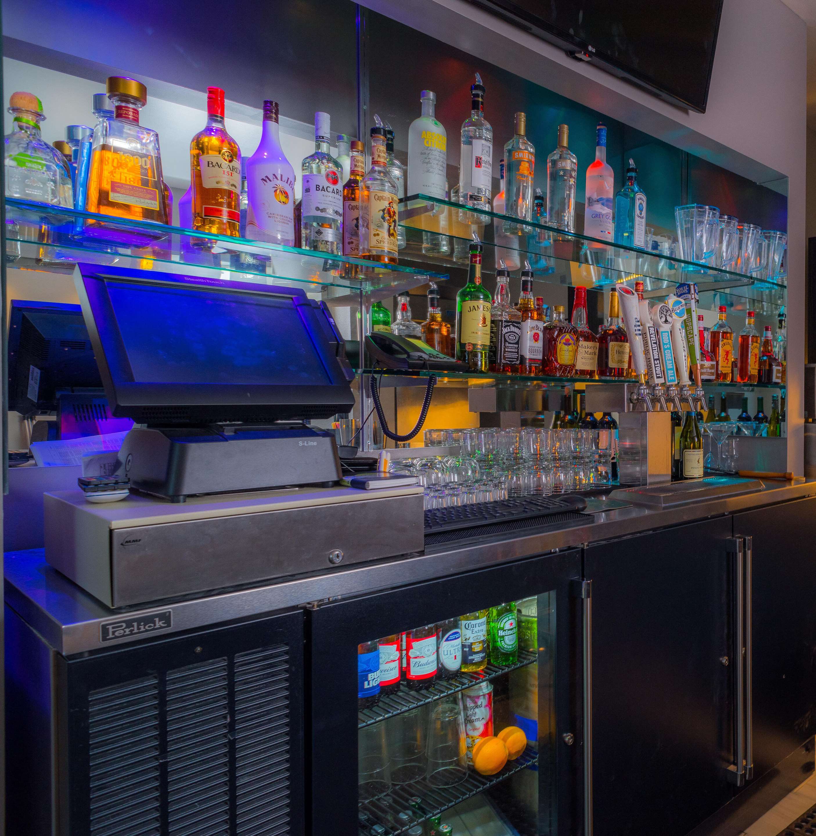 Hotel bar | Studio Z, Ascend Hotel Collection