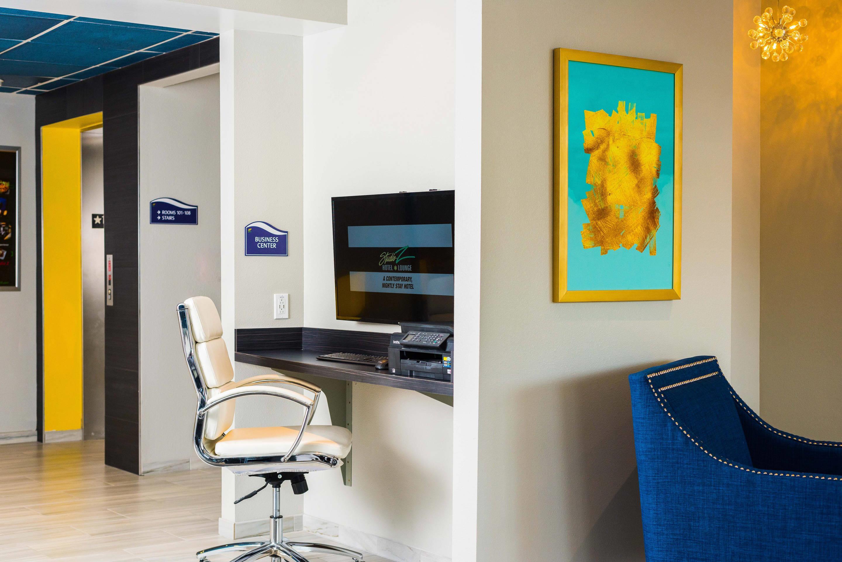 Business center | Studio Z, Ascend Hotel Collection