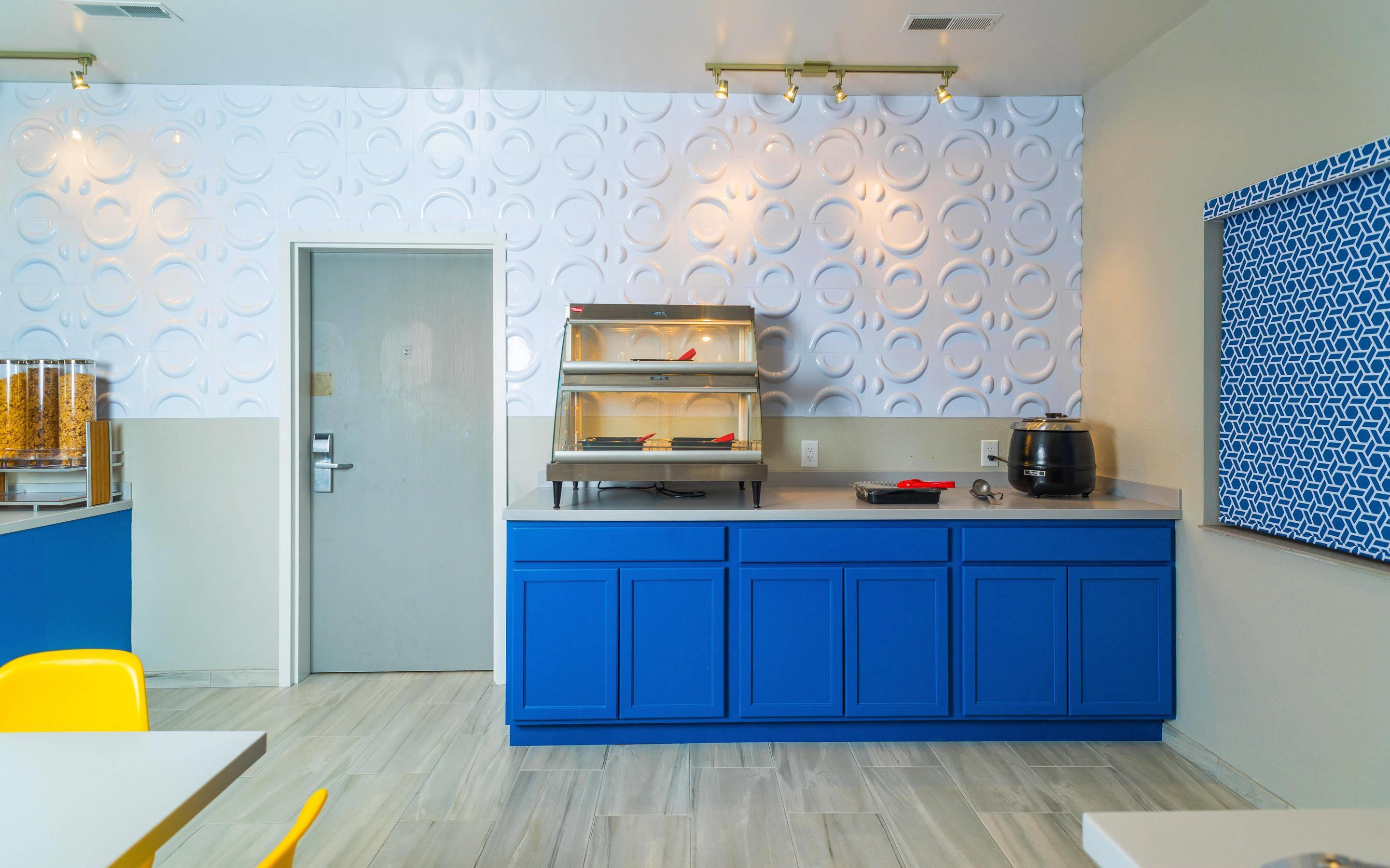 Breakfast area | Studio Z, Ascend Hotel Collection