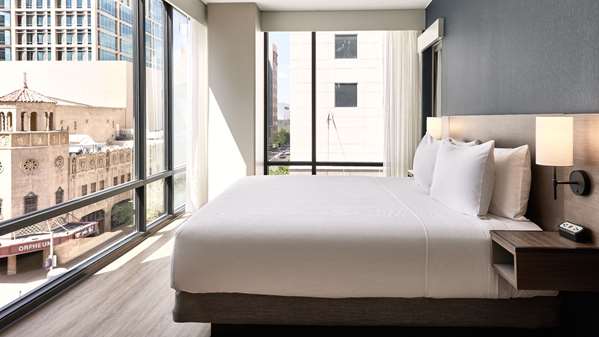 Suite - Hyatt Place Hotel Downtown Phoenix