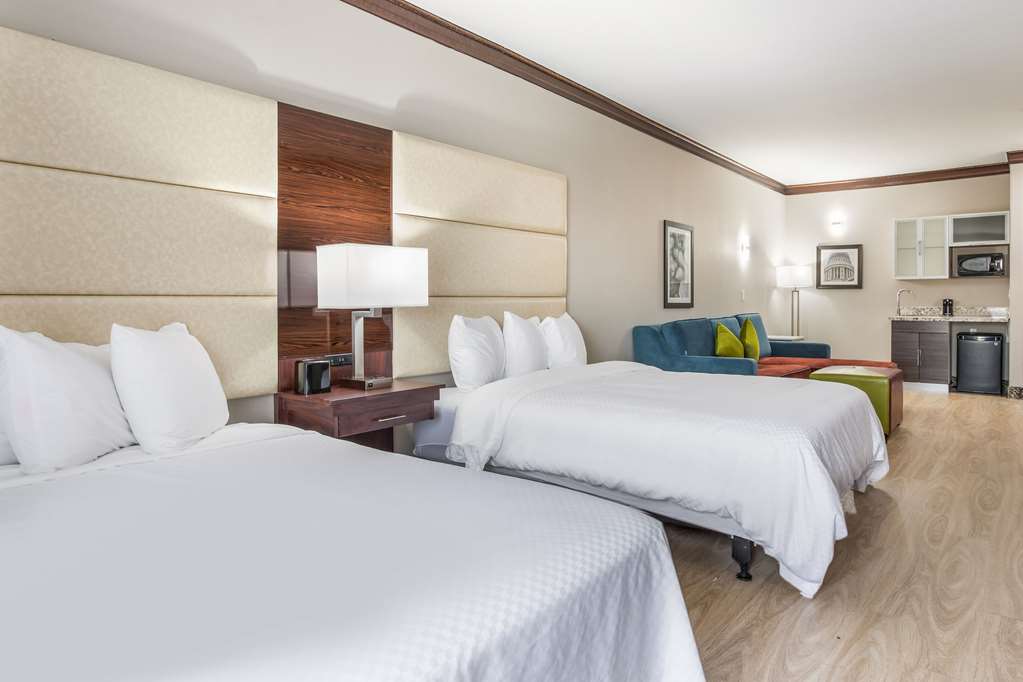 THE LEO COLLECTION DETROIT AN ASCEN-guestroom-Guest Room,On-Site.jpg