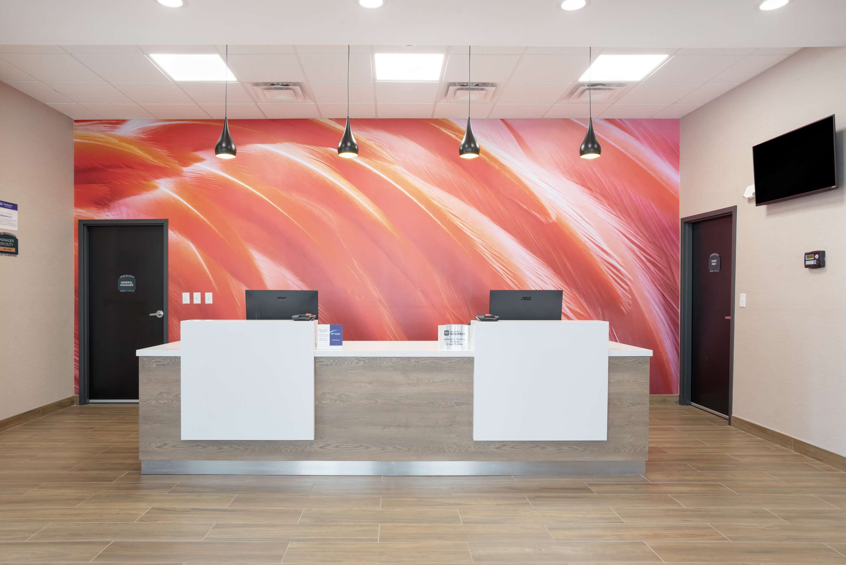 Front Desk | Best Western Plus Mobile Inn & Suites