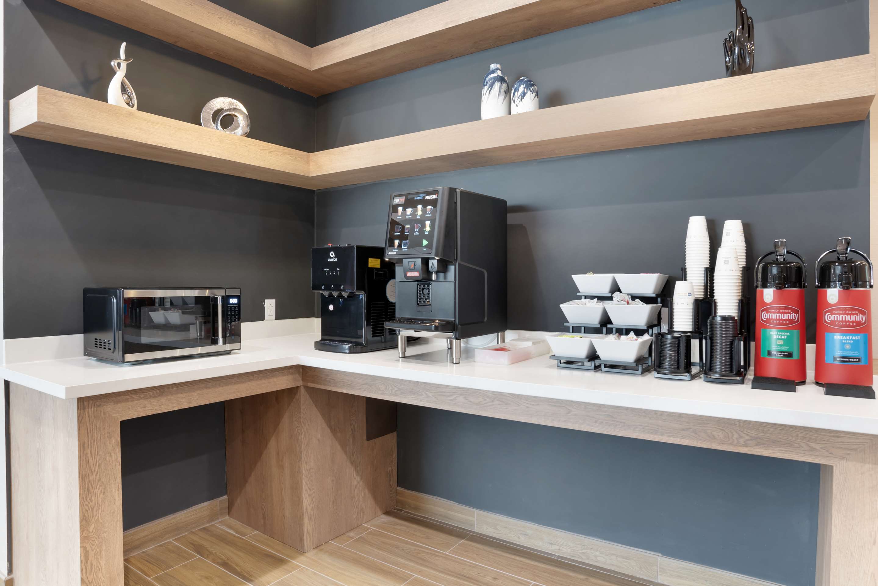 Coffee Area | Best Western Plus Mobile Inn & Suites