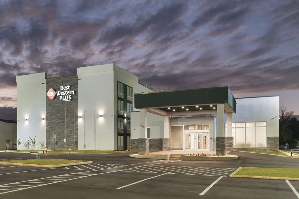 Best Western Plus Mobile Inn & Suites