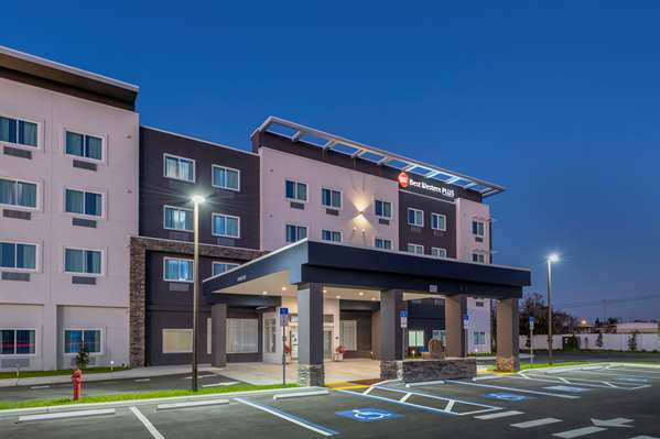 Exterior view - Best Western Plus Lakeland Hotel
