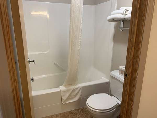  - SureStay Plus Hotel by Best Western Hardisty