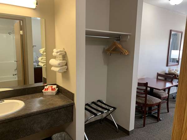  - SureStay Plus Hotel by Best Western Hardisty