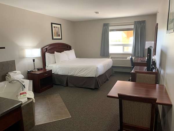 Suite - SureStay Plus Hotel by Best Western Hardisty