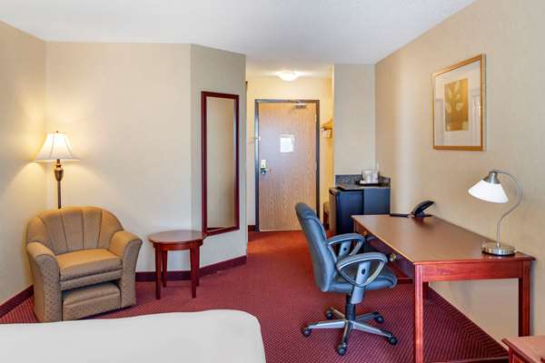  - Quality Inn & Suites Edmonton International Airport Leduc