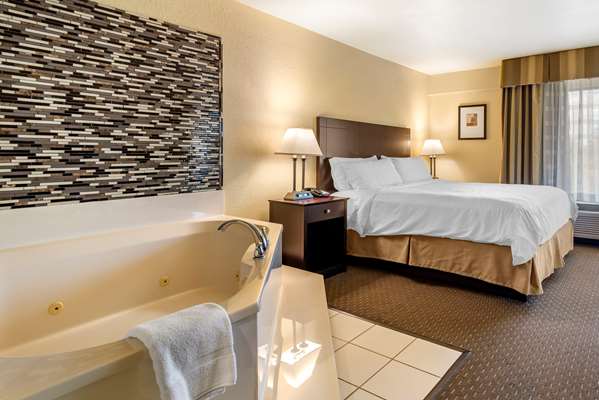 Suite - Comfort Inn & Suites Dahlonega