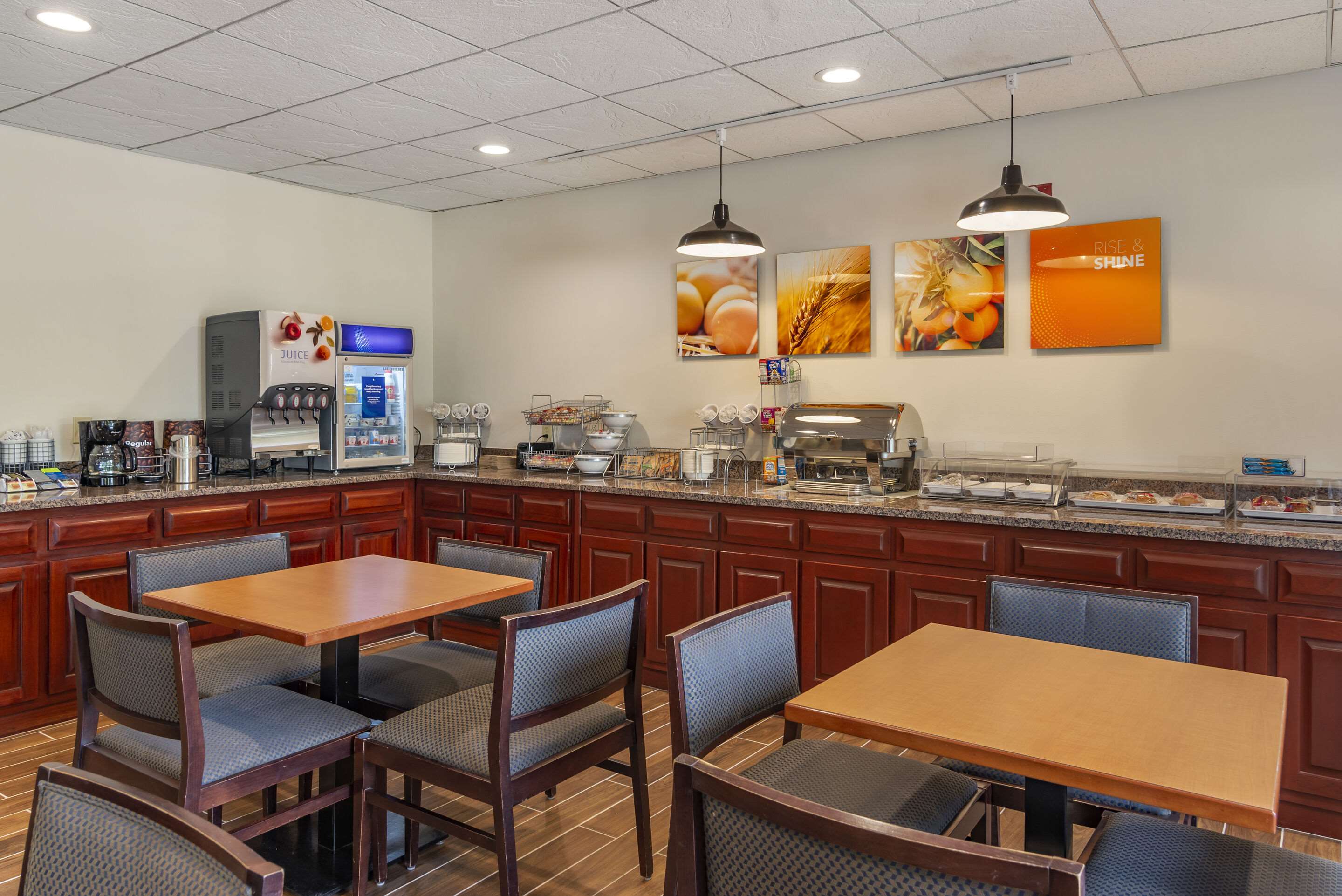 Breakfast counter | Comfort Inn & Suites Dahlonega University Area