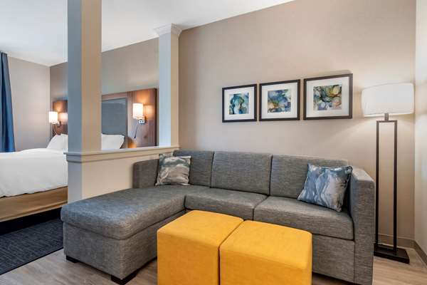 Suite - Comfort Suites Grandview