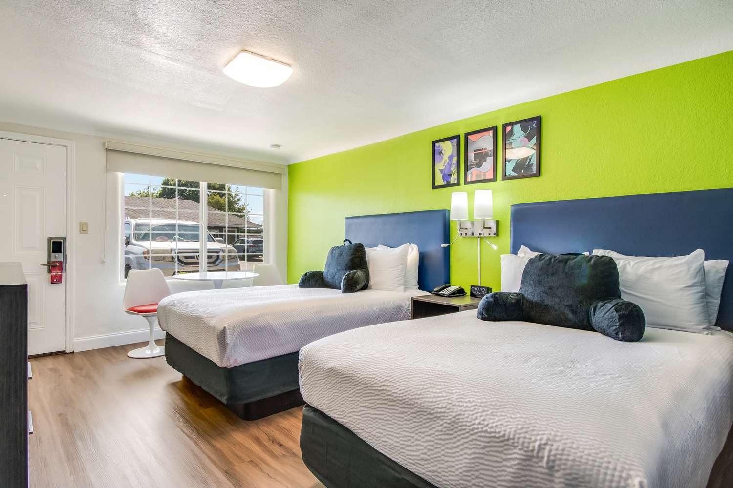 2 Double Beds Non-Smoking image