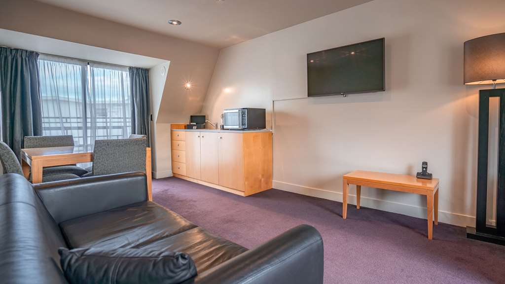 SCENIC HOTEL SOUTHERN CROSS-guestroom-Guest Room,Suite,On-Site.jpg