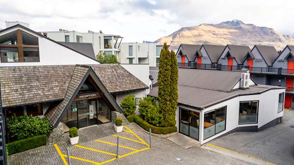 On-Site,Outdoor/Exterior,Exterior View of Building