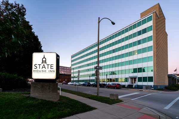 Exterior view - State House Inn Springfield